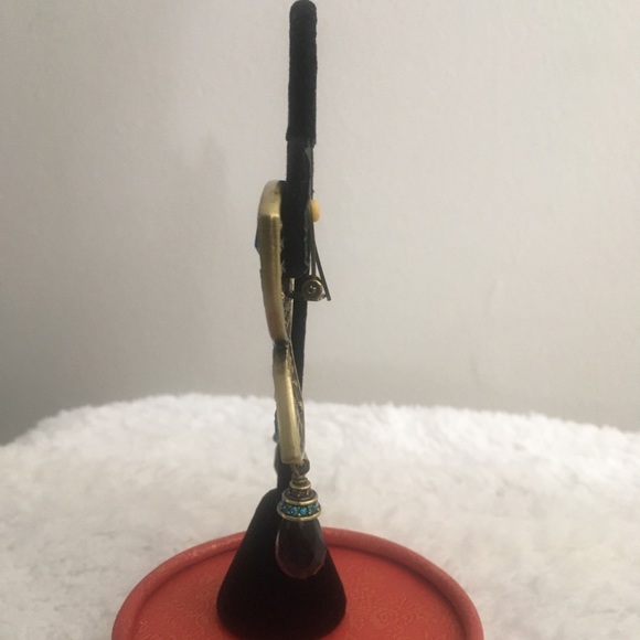 LaVintage Custom Bell Shape Clip on Earrings - Picture 5 of 9